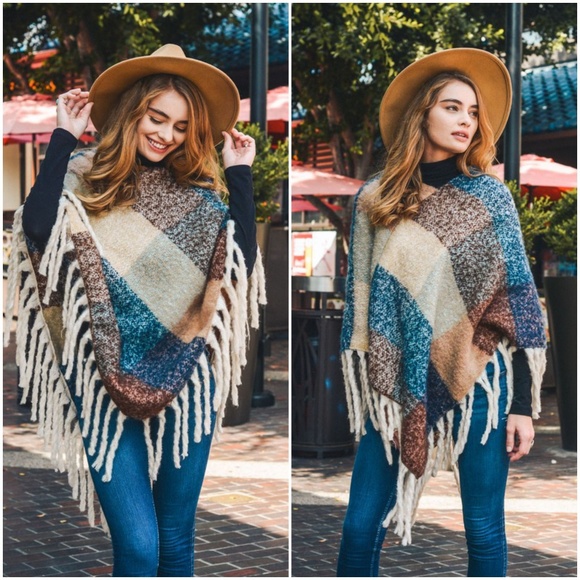 Color Block Tassel Poncho - Picture 2 of 4